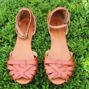 Mossimo brown size 8 sandals with ankle strap
